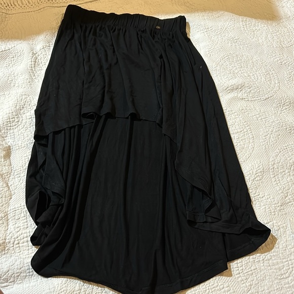Guess Hi/Low Black Skirt. NWT. Small - Picture 4 of 7